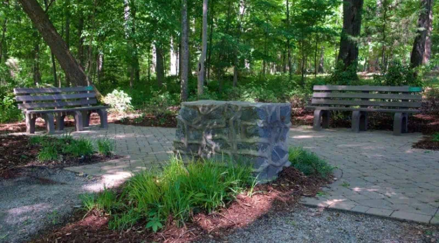 Sitting Space on the Meditation Trail